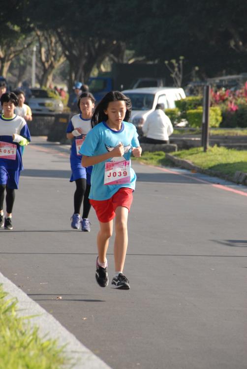 尋寶網 台北市107學年度中小學路跑錦標賽 終點前100m